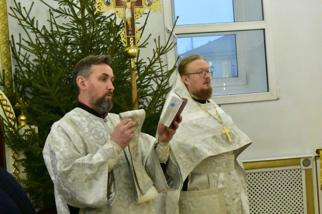 Рождественское богослужение 2022. Рождество вода в церкви. Служба 6 января утром в церкви. Когда в церкви проходит первый учебный год. 01.