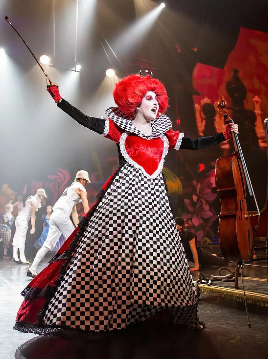 музей театрального костюма в костроме. пошив театральных костюмов. швея пошив платья. пошив театральных костюмов. мастерская по пошиву театральных костюмов.