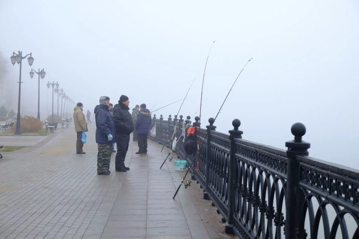 Реальное время в астрахани. Туман в Астраханской области. Каспий туман. Переохлажденный туман. Холод Астрахань.