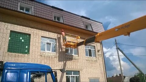 Кабель по фасаду дома