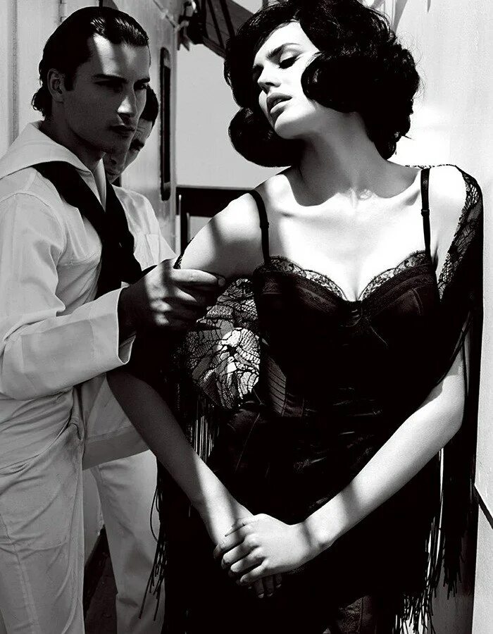 мужчина и женщина ретро. мужчина и женщина кадр. ретро женщина парень. художник - иллюстратор george gross. черно белое кино девушка.