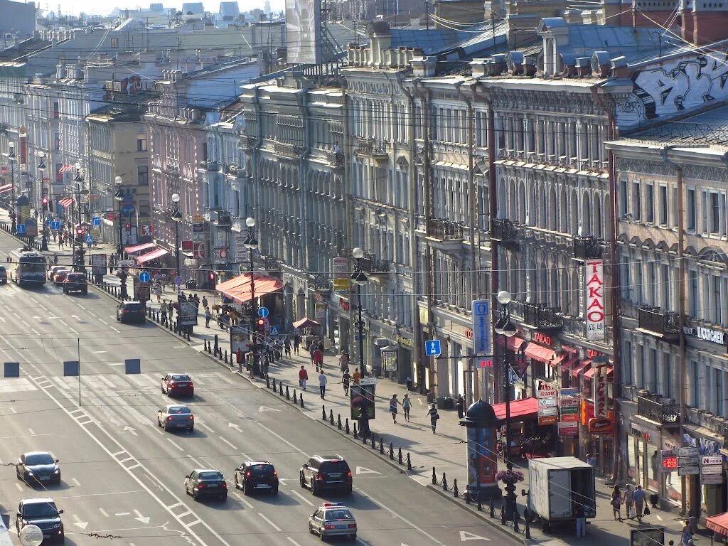 Конец Невского проспекта в Санкт-Петербурге.