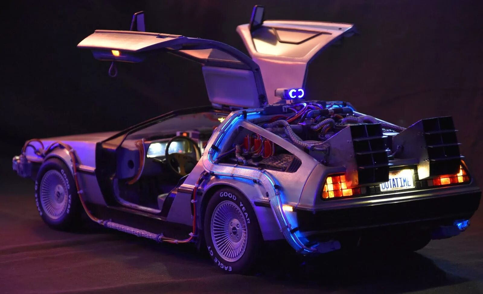 Первый из первых машина времени. DELOREAN DMC-12 машина времени. Делориан ДМС 12 машина времени. Делориан 3. DMC DELOREAN машина времени.