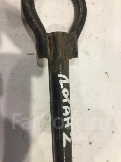 Буксировочный крюк рено логан 1 артикул. Буксировочный крюк рено логан 2. Буксировочный крюк рено логан 2. Крюк рено логан 2. Крюк буксировочный логан 2 артикул.