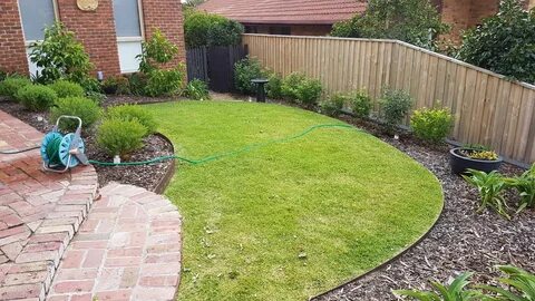 Steel edging installed Applied Horticultural Services.