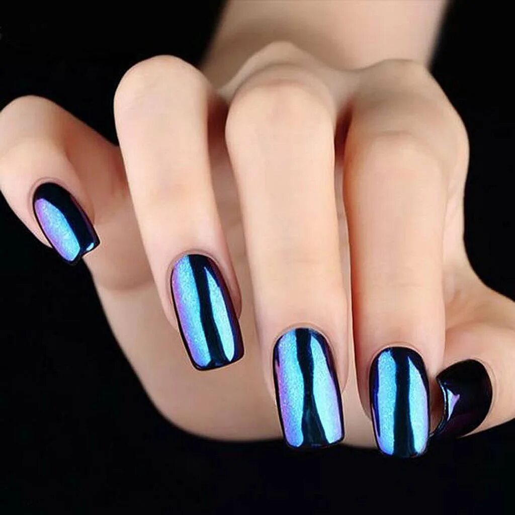 Дизайн ногтей светоотражающие. Черно голубой маникюр. Ногти голубые с черным. Черно голубые ногти. Маникюр черный с голубым.