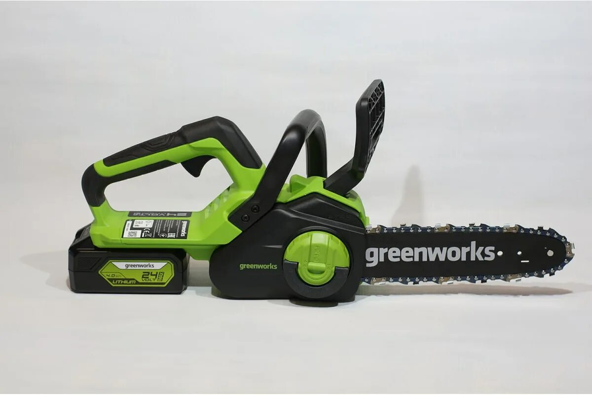 Гринворкс пила аккумуляторная. GREENWORKS g24cs25. Пила цепная аккумуляторная GREENWORKS g24cs25k2 24v, 25см АКБ 2ач и ЗУ. Аккумуляторная пила GREENWORKS gd24cs30 2007007 24 в. Мини пила гринворкс аккумуляторная