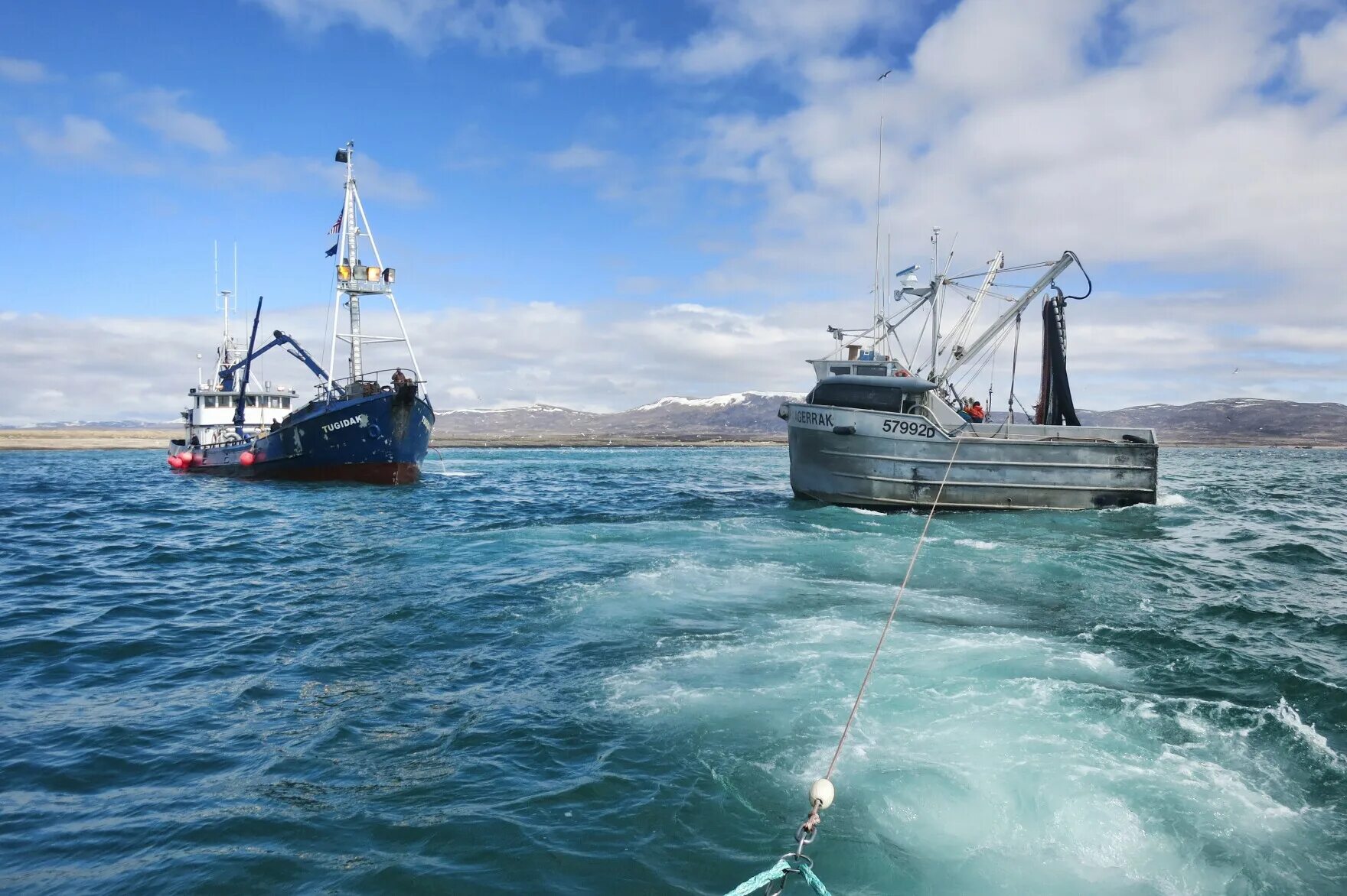 Boat Fishing Alaska. Fisherman Herring. Fisheries. F/V destination Sinking. Британия рыболовство