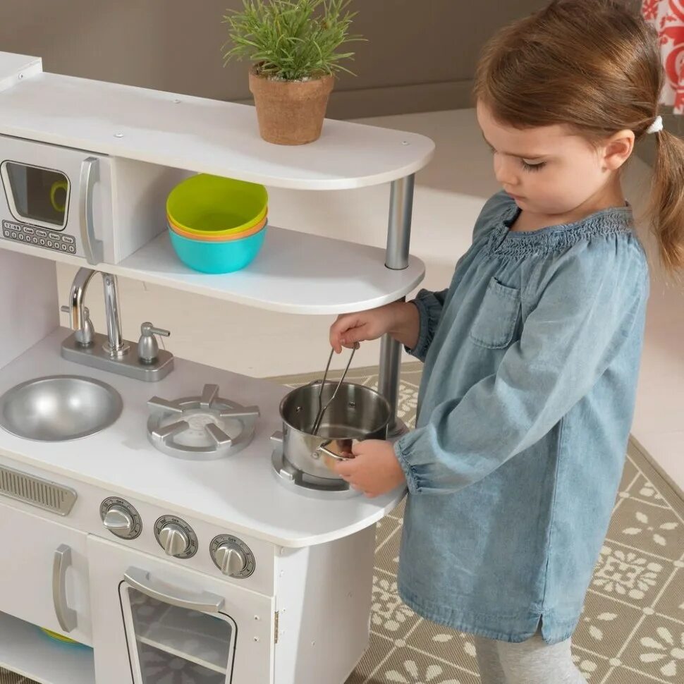 Кухня kidkraft пастель 53181. Детская фотосессия на кухне. Дети играются на кухне. Кухня для детей игровая. Креативная реклама кухни.