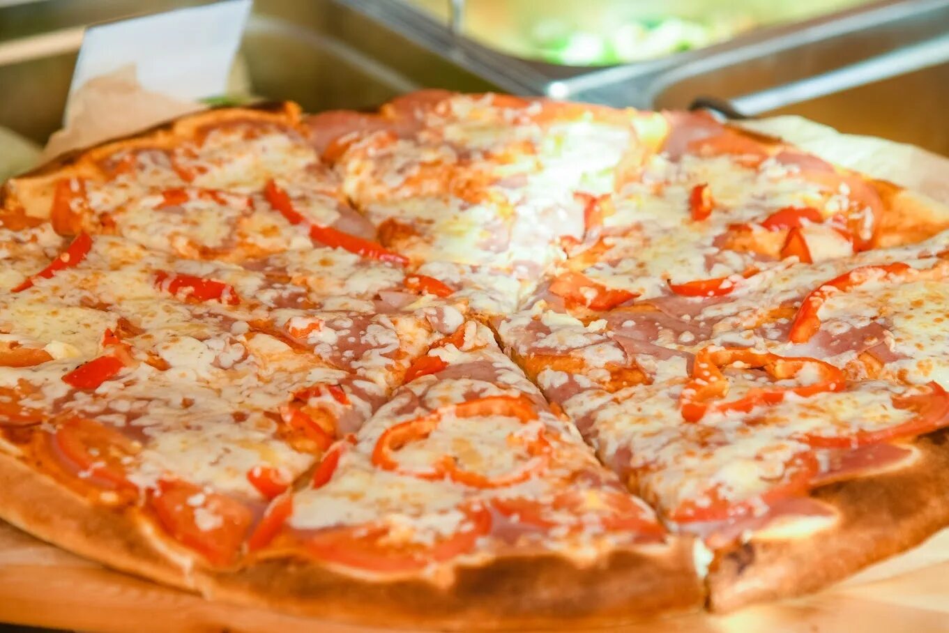 Pizza ready бесплатные покупки. День пиццы. Международный день пица. Международный день пиццы 9 февраля. Коробка для пиццы.