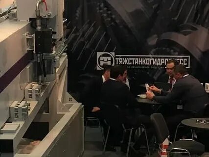 Завод уволили