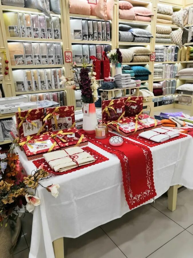 Магазин для беременных в архангельске. Турция магазины текстиль. Турецкий домашний текстиль. Магазины одежды в анталии. Arya home banner.