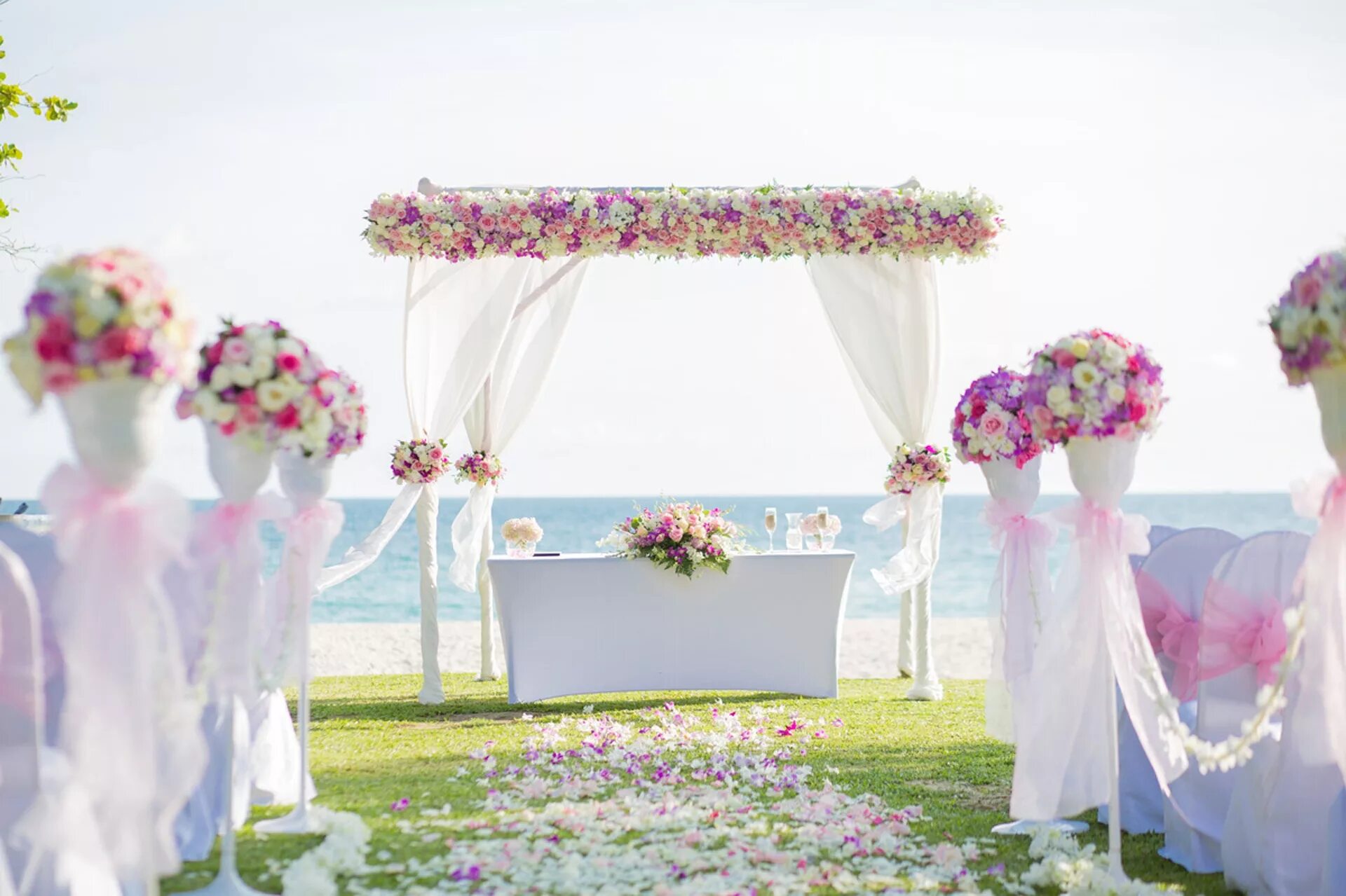Арка "Свадебная". Арки для свадебной церемонии. Свадебная Цветочная арка. Свадебная арка из цветов.
