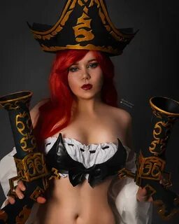 Elune cosplay