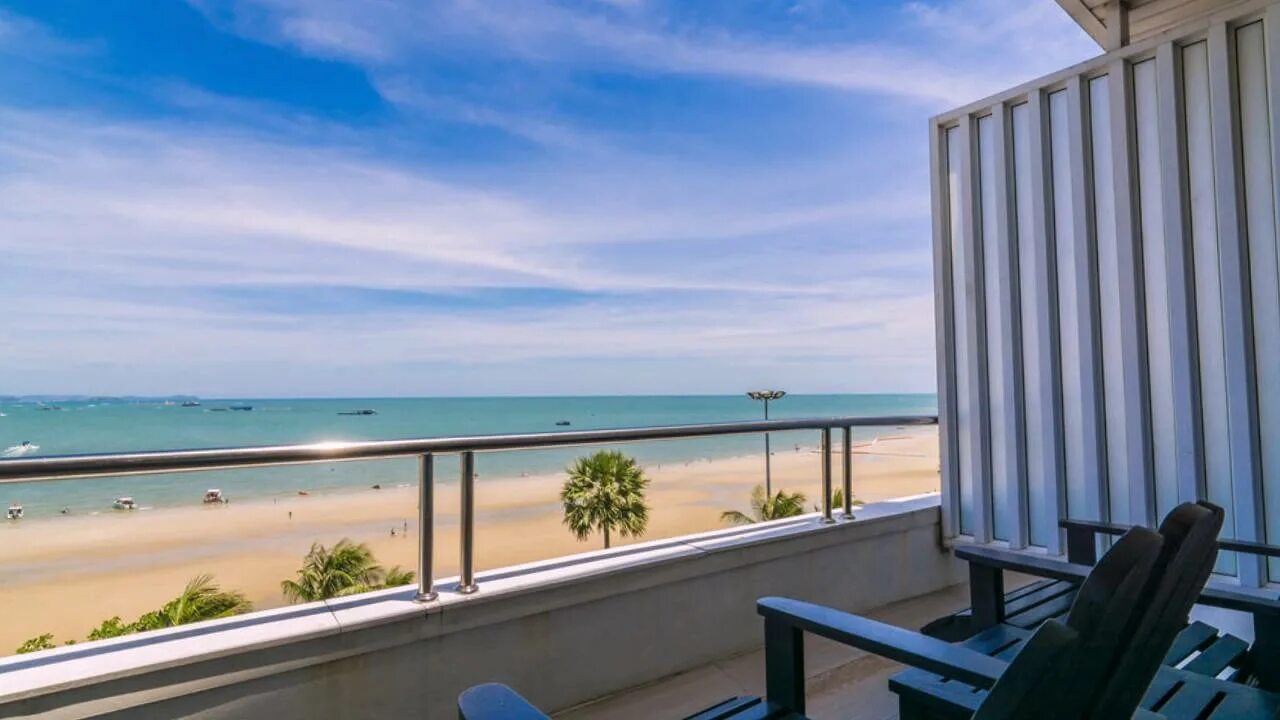 Anona beachfront resort. Baboona beachfront phuket resort 4. барон бич паттайя. паттайя бич роад отель. паттайя парк 3 отель в тайланде.