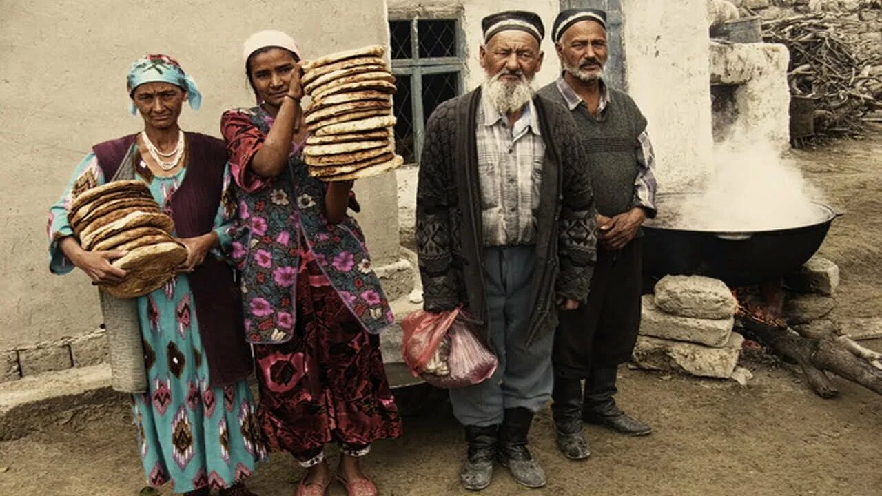 Бедные таджики. Узбекистан Бухарский люли. Бухарский цыган Узбекистан. Самаркандский лули.