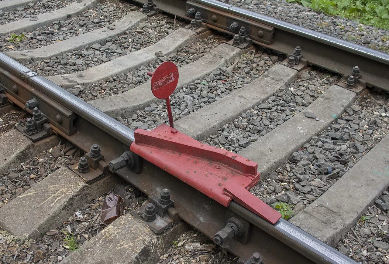 Башмак сбрасывающий ксб-р65. Ручной колесосбрасывающий башмак ксб-р. Колесосбрасывающий башмак с ручным приводом. Упор тормозной стационарный утс-380. Сбрасывающий башмак.