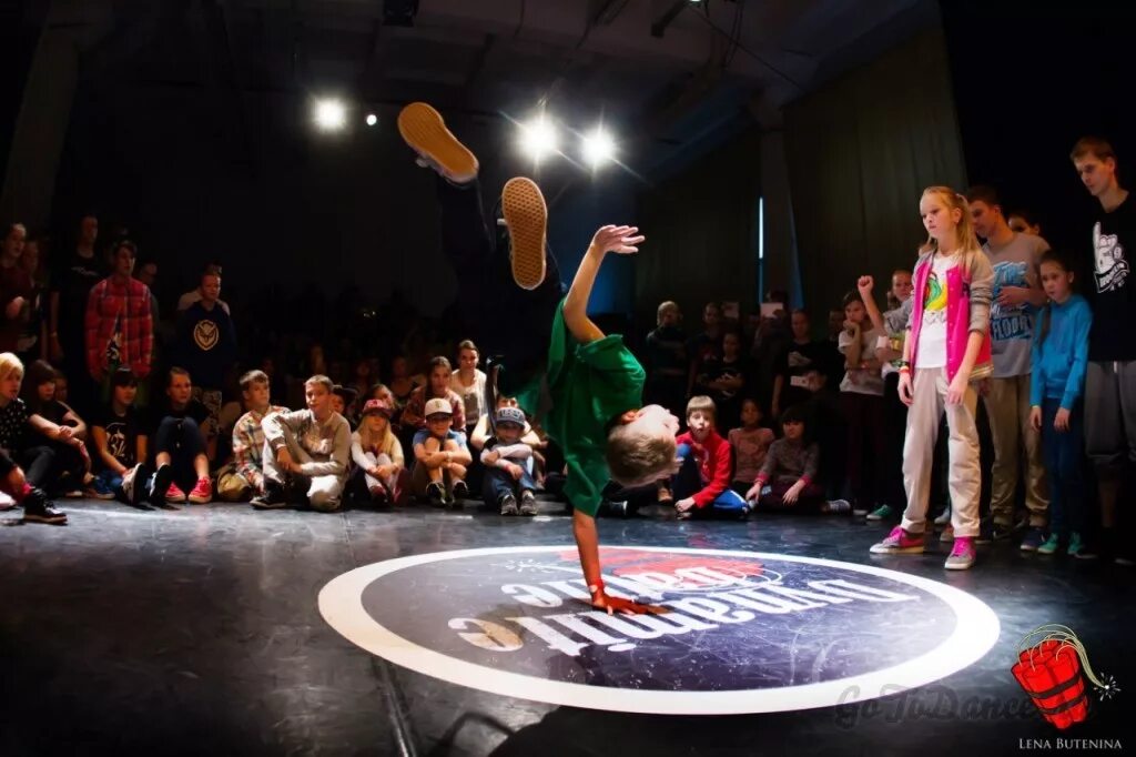 московская школа танец. танцы в москве адреса. современные танцы. аллея танца приречная 7. профессиональные танцы.