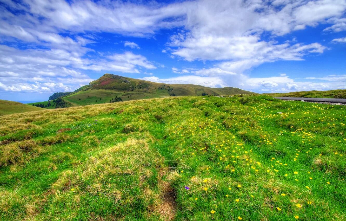 Обои windows. Холм на фоне неба. Тоскана поля облака. Холмы небо. Красивый вид.