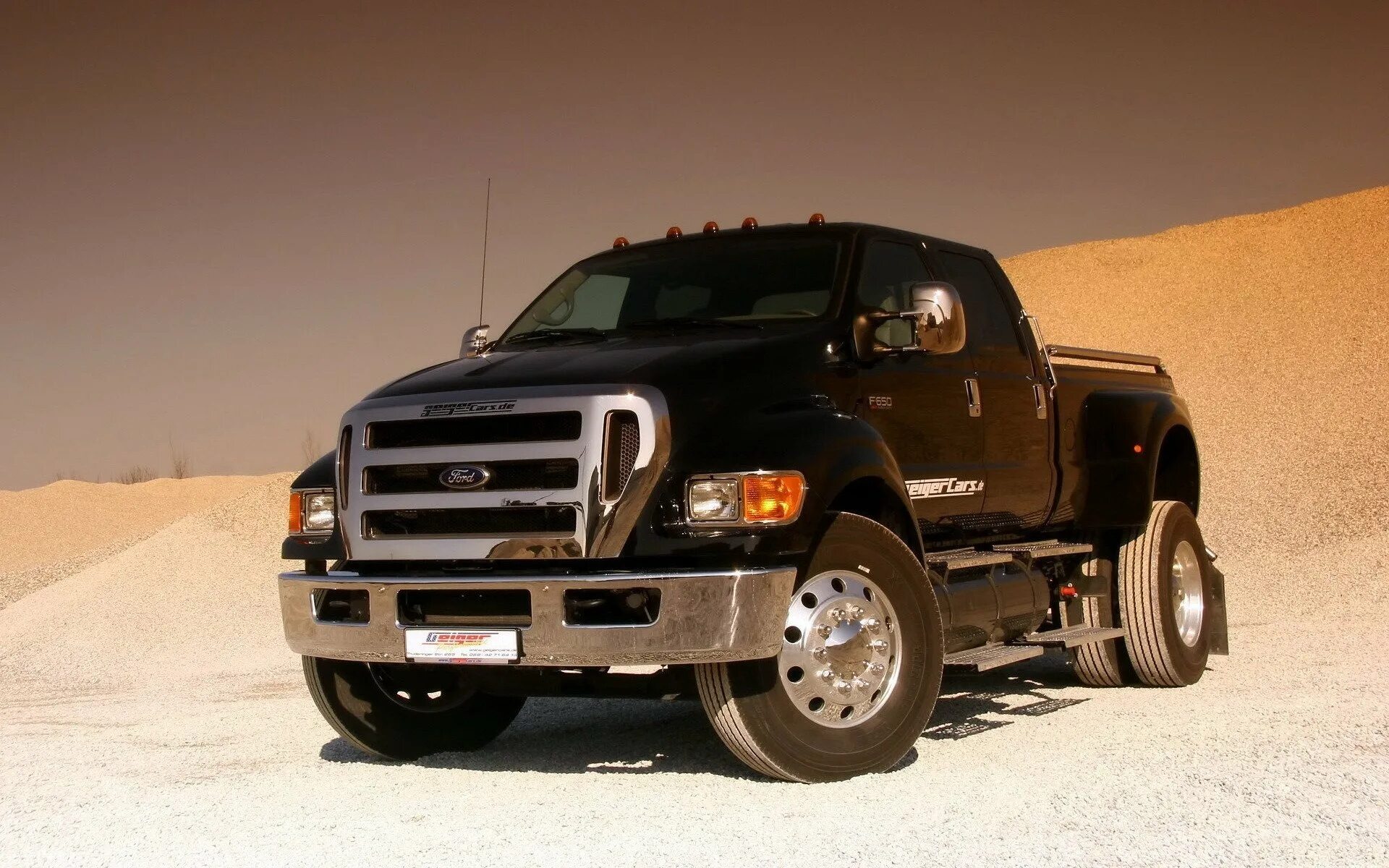Фото больших джипов. Форд раптор 750. Ussv rhino gx. Ford f650. Ford f 150 raptor hennessey.
