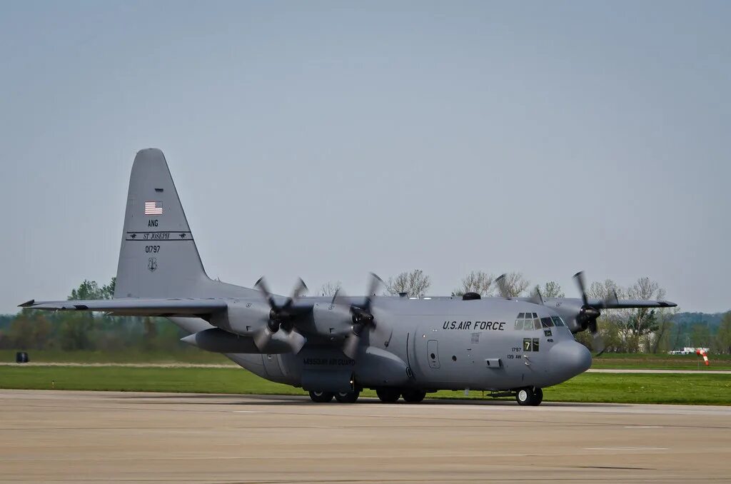 C-130 Hercules. Самолет Hercules c130. Ц 130 Геркулес. Фюзеляжа c-130 Hercules.