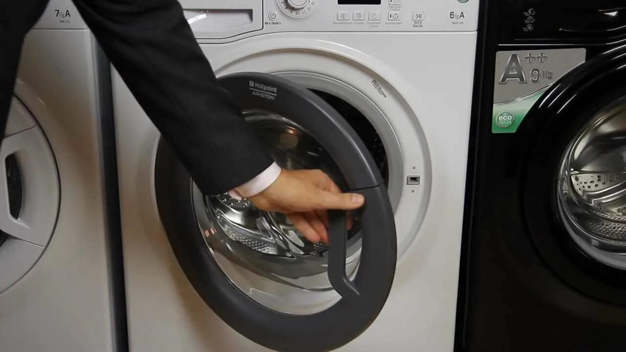 Как открыть стиральную машину hotpoint ariston. Стиральная машина Хотпоинт Аристон. Hotpoint WMSD 723 B. Стиральная машина Hotpoint Ariston WMSD 722 St b. Стиральная машина Hotpoint-Ariston RSD 8229 St x.