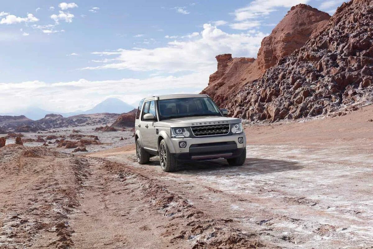 Land Rover Discovery 4 landmark. Подготовленный Дискавери. Land Rover Discovery передний план. Discovery 4 all Terrain. Дискавери 16
