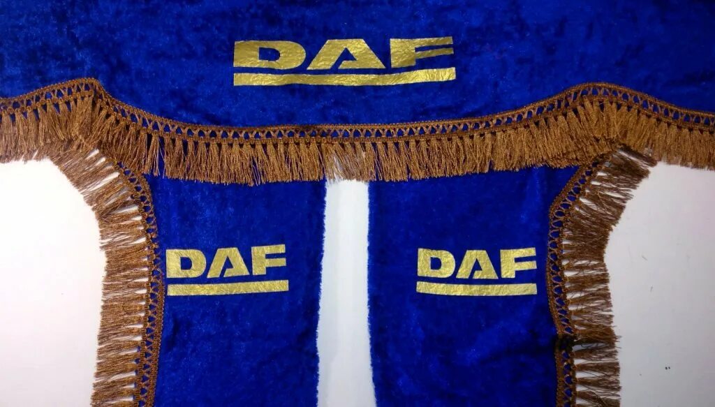 Шторы daf. Ламбрекены на daf 105. ламбрекены даф 95. ламбрекены даф 105 из экокожи. ламбрекены для грузовых автомобилей.