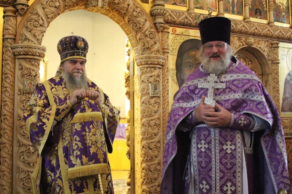 прихожане в храме. крестный ход в рыбинске. протоиерей димитрий садовский рыбинск. григорий гогишвили рыбинск. крещение взрослых детей.