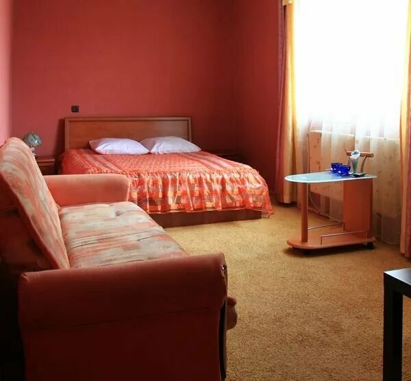 Солнечная долина спб коммуны. Гостиница ул солнечная. Отель солнце челябинск. Солнечная поляна 13 барнаул багира. Гостиница солнечная камышин.