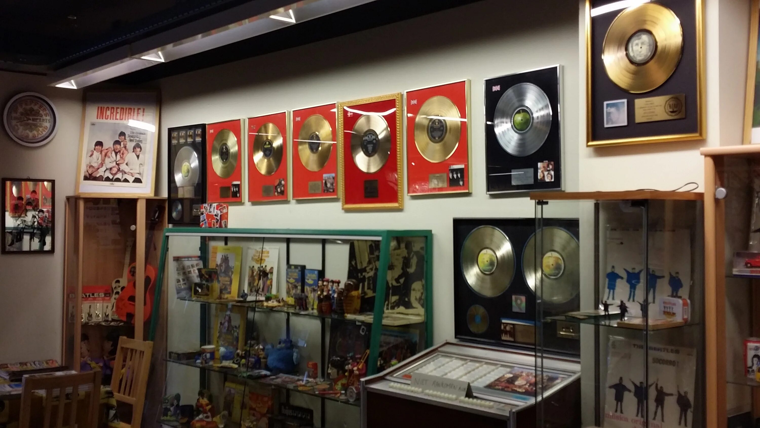 When we to the museum. Музей битлз в англии. музей группы битлз. liverpool beatles museum. beatles story liverpool.