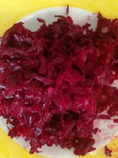 Вкусный салат с красной свеклой