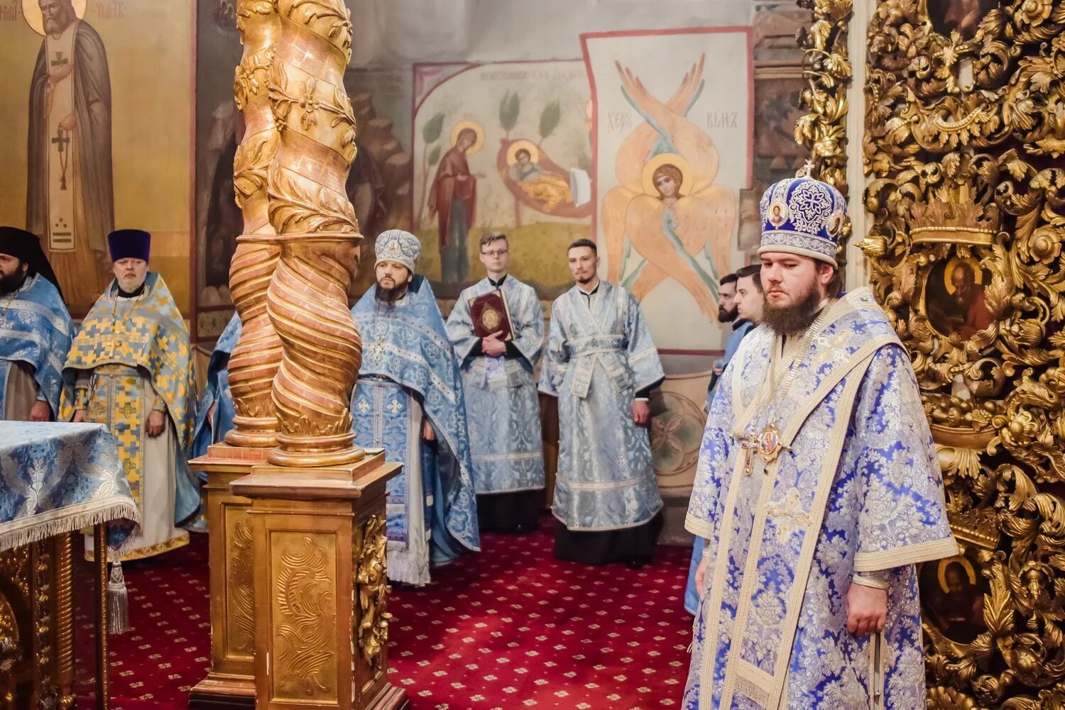 Ранняя литургия в донском монастыре. Богослужения донской монастырь москва. Рождество в донском монастыре. Донской монастырь богослужения. Донской монастырь богослужения.