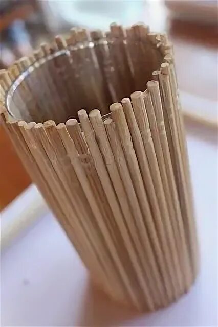 Фоторамка из шпажек для шашлыка. Хенд мейд из палочек для суши. Ваза из дерева своими руками без станка. Ваза из палочек от мороженого. Подставка для ножей из бамбуковых палочек.