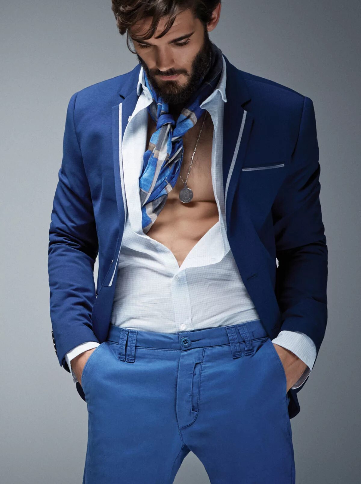 элитные рубашки для мужчин. мужская одежда эксклюзив. черная рубашка с вышивкой мужская. мужской эксклюзив. мужская рубашка с воротником стойка.