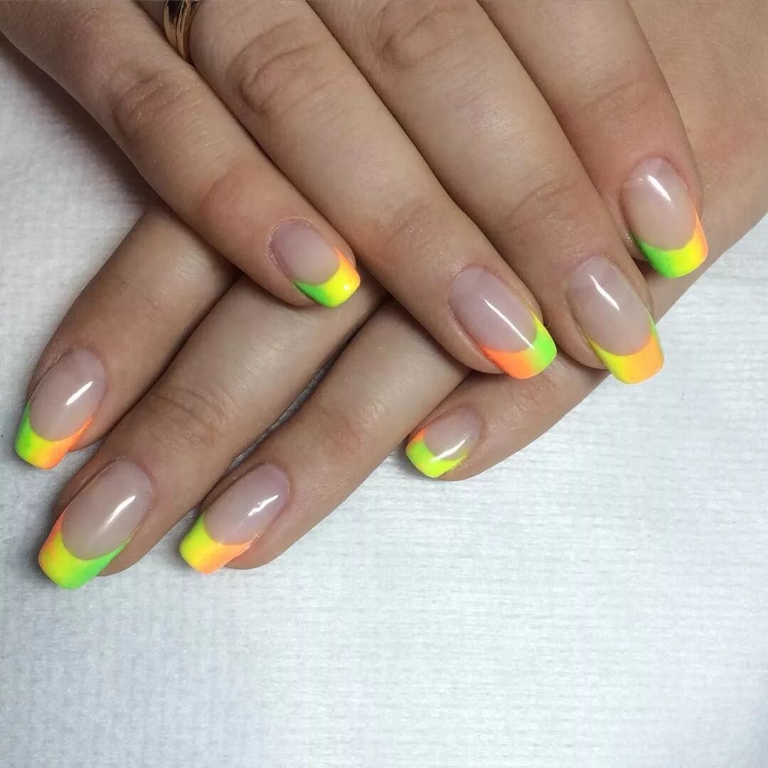 Френч на лето. Разноцветный френч. Разноцветный френч на короткие. Цветной френч 2022 - 2022. Разноцветный френч на короткие.