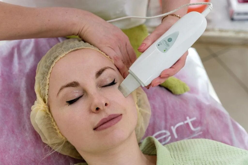 Механическая чистка лица. Ультразвуковая чистка лица. Идеальная кожа после процедуры. Чистка лица для подростков картинки. Ручная чистка лица.