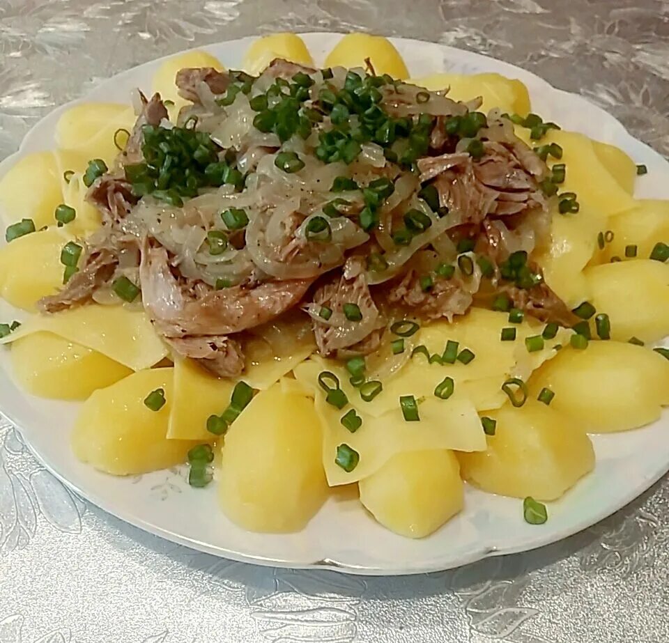 Бешбармак из какого мяса. Бешбармак. бешбармак по хански. национальное блюдо башкир бешбармак. энкаль бешбармак.