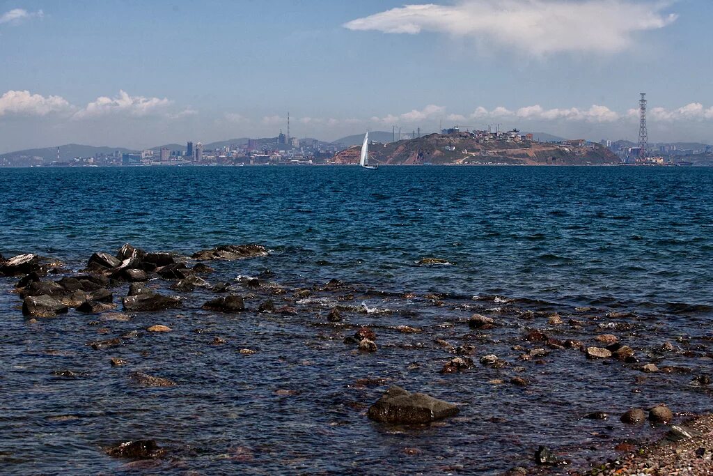 Океан г владивосток. Владивосток море. Владивосток набережная японское море. Желтое море Владивосток. Владивосток черное море.