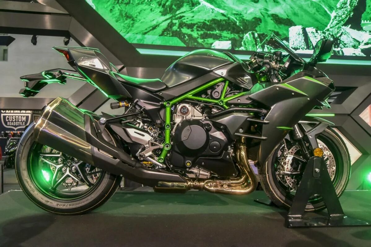 Кавасаки р 2. Кавасаки р 2. Kawasaki ninja h2r. Kawasaki ninja h2 2022. Кавасаки р 2.