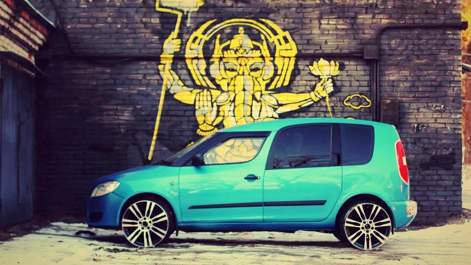 Skoda roomster r16. Skoda roomster 2018. Skoda roomster 1. Диск шкода румстер. Диск шкода румстер.