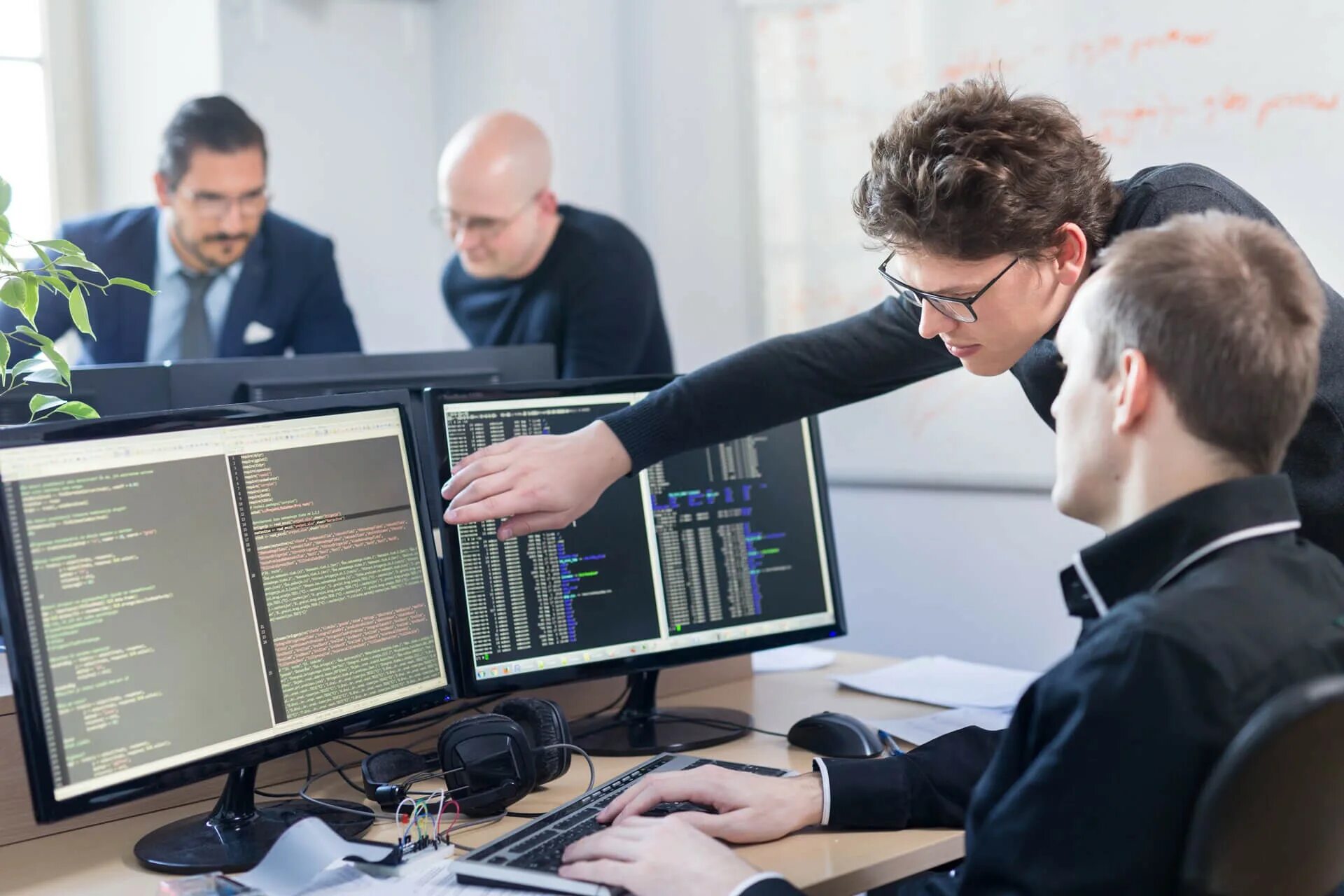 Специалисты имеющие опыт работы