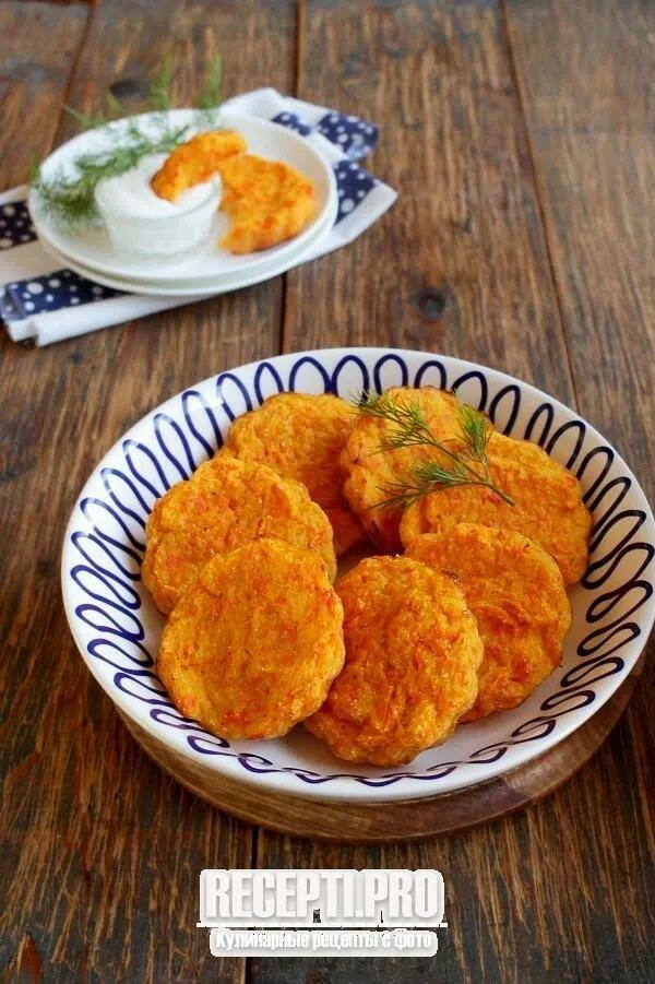 Морковные котлеты рецепт пошагово. Морковные котлеты рецепт пошагово. Котлеты из морковки. Морковные котлеты рецепт пошагово. Котлеты с морковью.