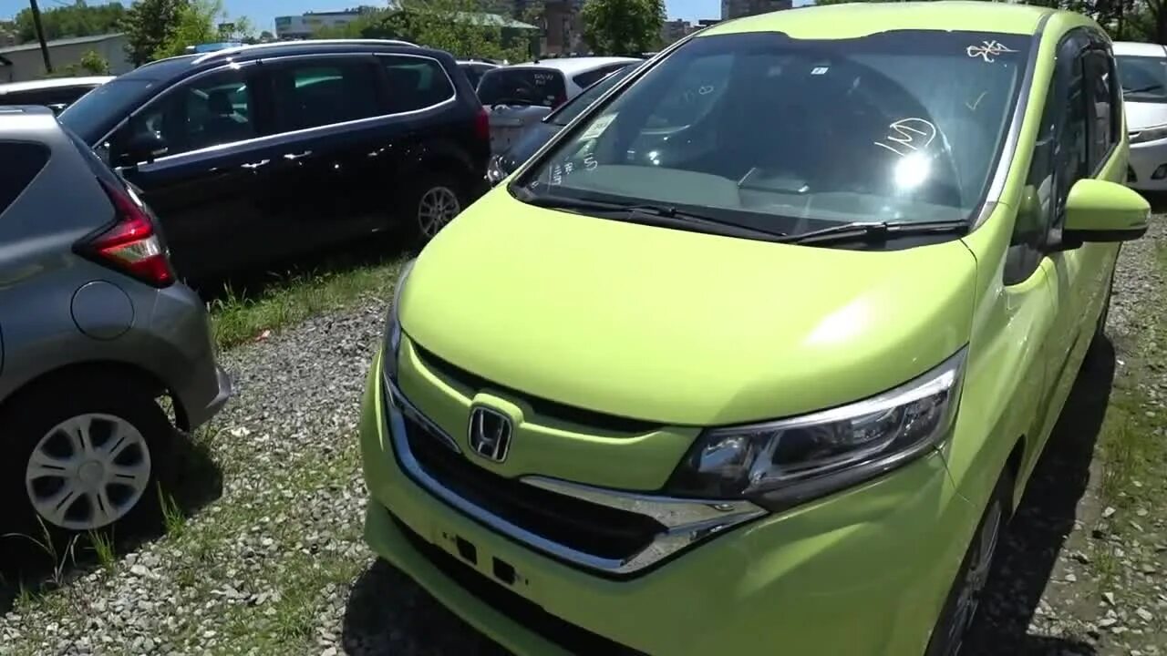 автомобиль зеленый угол владивосток. авторынок владивосток. распил машины из японии. импорт автомобилей япония. грузомолл березовский привоз екатеринбург.