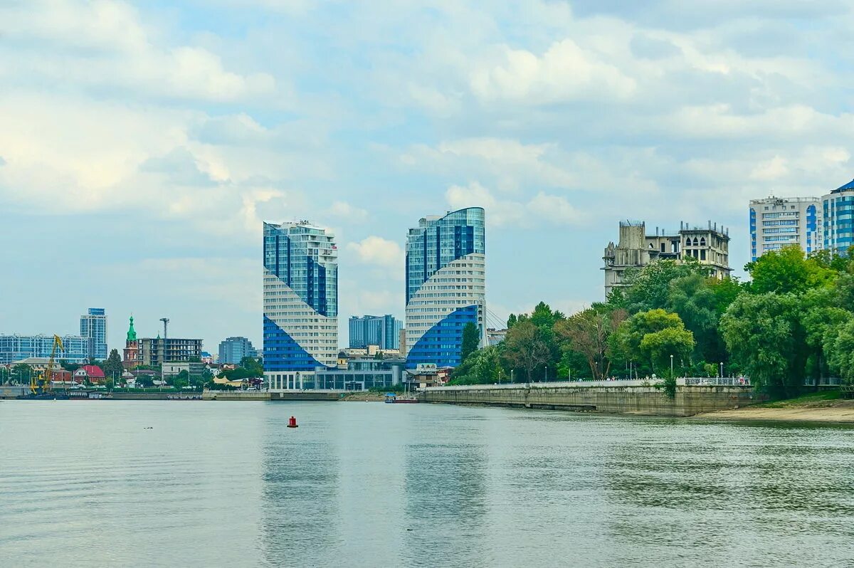 Река кубань краснодар затон. Река кубань гмр краснодар. Река кубань с высоты птичьего полета. На какой реке расположен краснодар. Набережная кубани в краснодаре.
