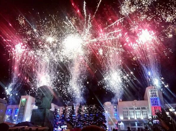 День города улан-удэ. Салют-улан-удэ улан-удэ. Салют улан-удэ. День победы улан-удэ салют. Салют улан удэ сегодня.