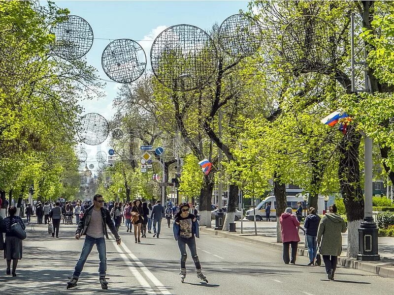 Красная улица Краснодар в апреле. Краснодар Солнечный день. Краснодар в апреле. Краснодар 15 апреля