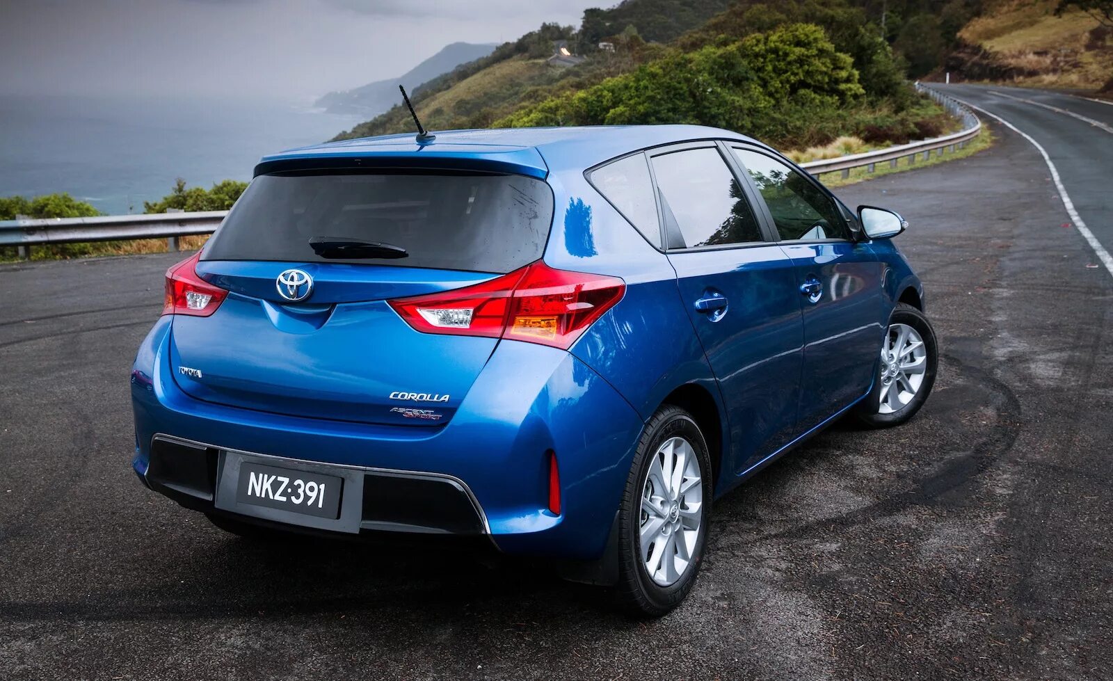 почем тойота. Toyota auris hybrid. тойота аурис. почем тойота. Toyota verso 2009.