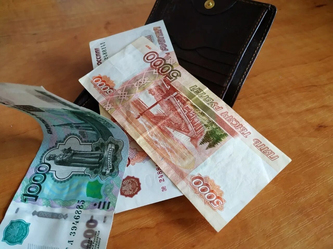 Оформить 10 тысяч. 10 тысяч рублей. деньги десять тысяч. фотография 10 тысяч рублей. 10 тыс рублей.