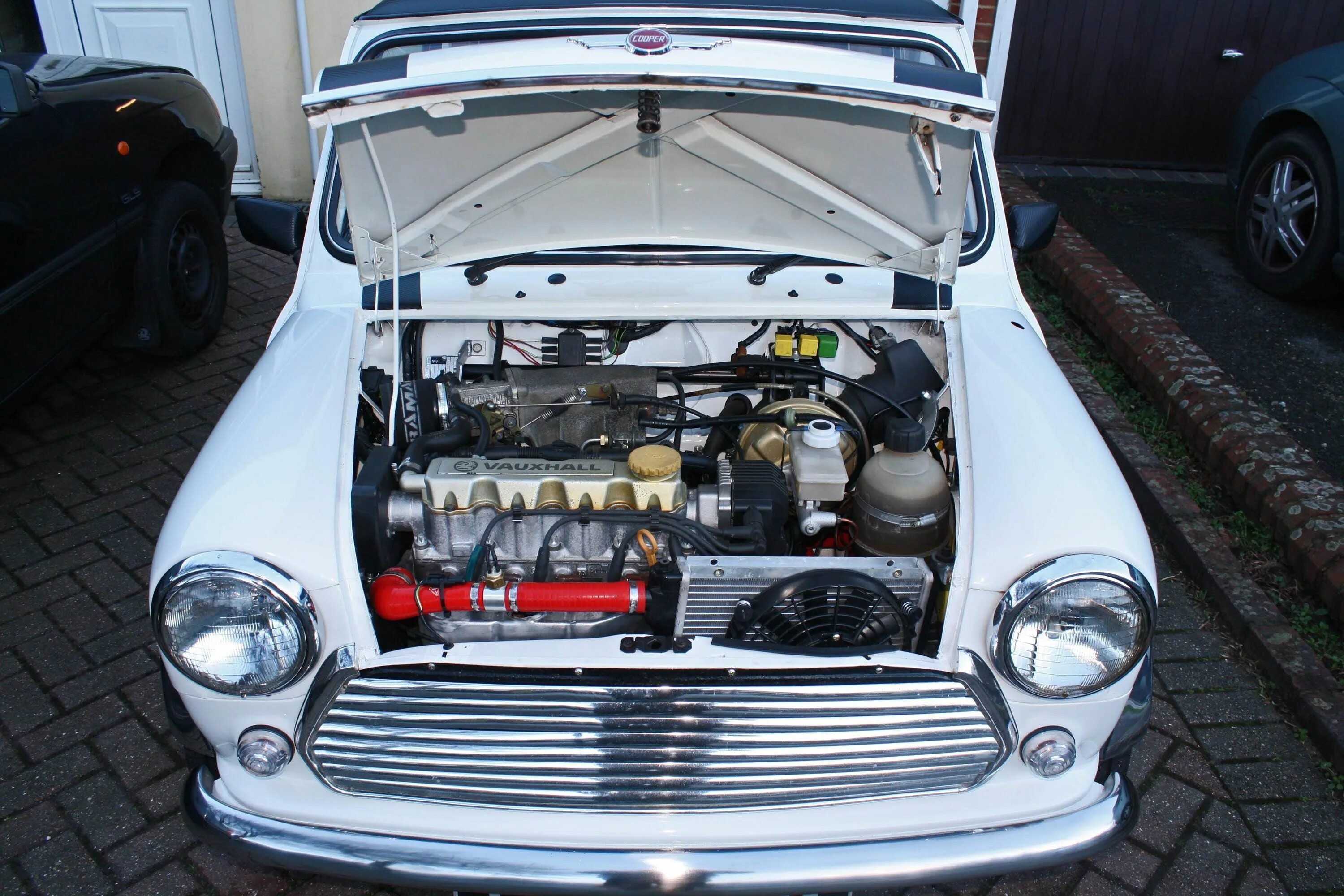 Какой двигатель в мини. Era Mini Turbo. Mini engine. Двигатель Ровер мини. 1 20 Series Mini Engineering car.